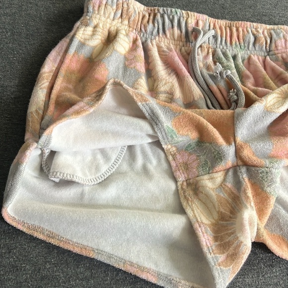 💋3/$10💋NWT Wild Fable Floral Towel Shorts Size Small High Rise - Picture 5 of 5